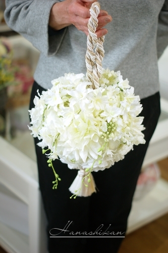 アーティフィシャルフラワーのボールブーケ