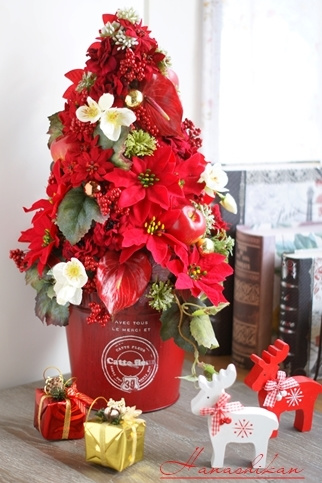 真っ赤なクリスマスレッドツリー