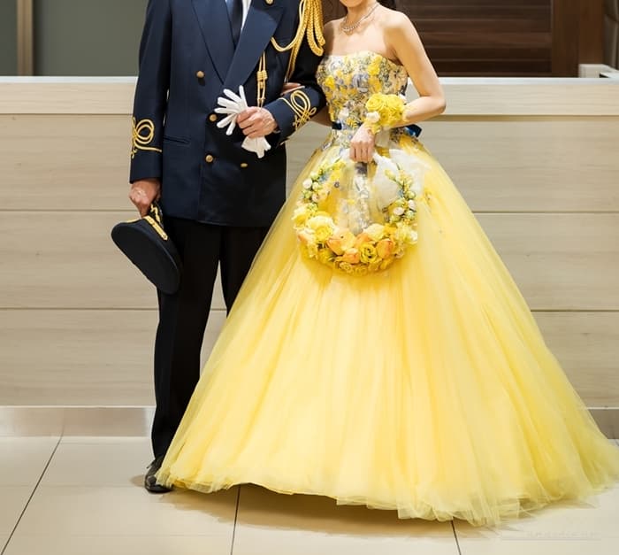 リースブーケとリストブーケを合わせ使いしたイエローカラーブーケ